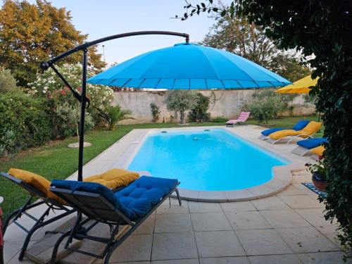 Chateaurenard Apartment | maisonnette avec piscine la picholine