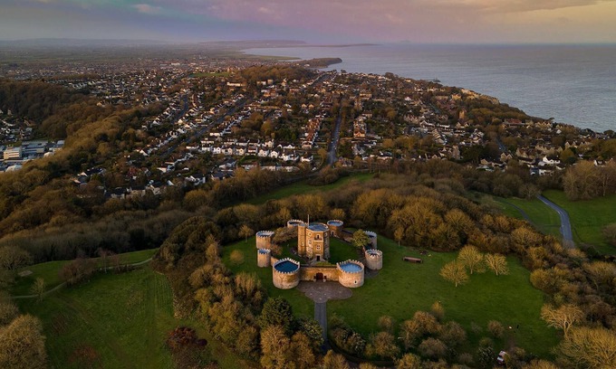 Walton-in-Gordano Apartment | Majestic 17th-century castle in stunning Somerset countryside. Pet friendly.