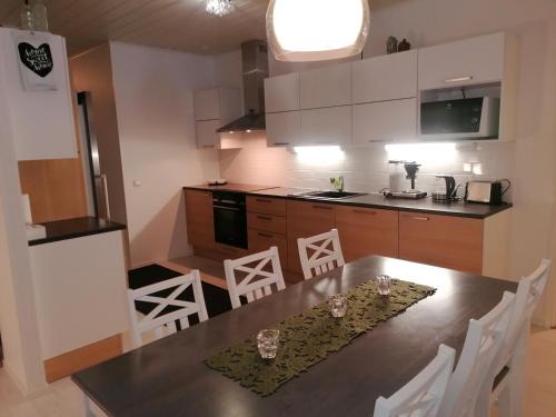 Raahe Apartment | Majoituspalvelu Nurmi Apartment Oksapolku 2 B Deluxe Huoneisto 103m2