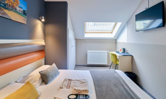 Contades Hotel | Make Your Trip More Enjoyable! Near Place du Marché Gayot! Pets are Allowed!