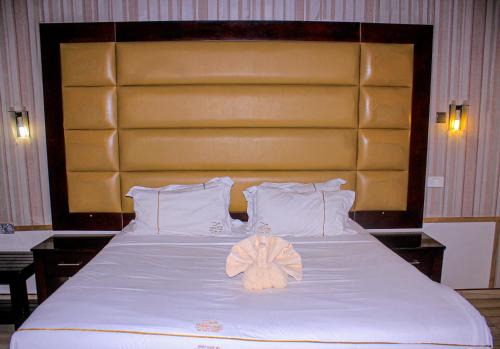 Gumare Hotel | Makgovango Hotel