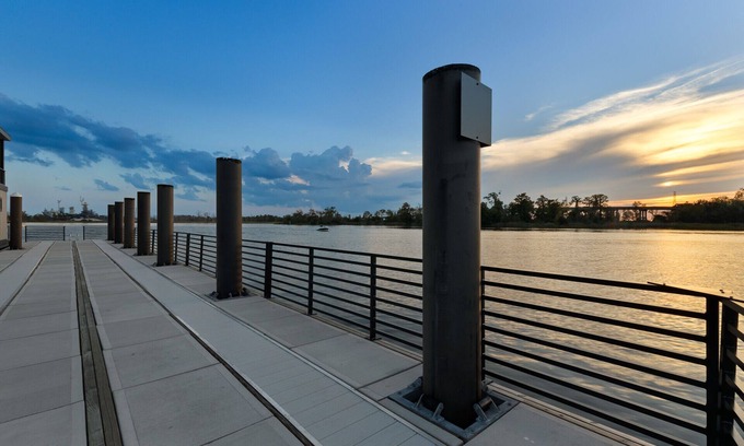 Wilmington Historic District Boat Rental | Malibu at The Cove - Riverwalk Villas in Downtown Wilmington