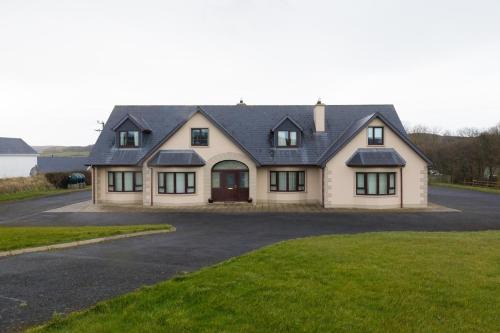 Malin House | Malin Head - House - Sleeps 16 - Pet Friendly