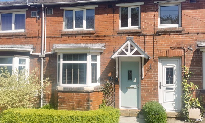 Church Fenton House | MALLARD COTTAGE, family friendly, with open fire in Church Fenton