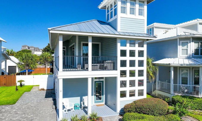 Crystal Beach House | Mama's Happy sleeps 10 private pool