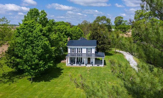 Drake House | Mammoth Cave-Game Room-Buc-ee’s-Mint Casino-6 Beds-Stocked- wifi-StockedFirepit!