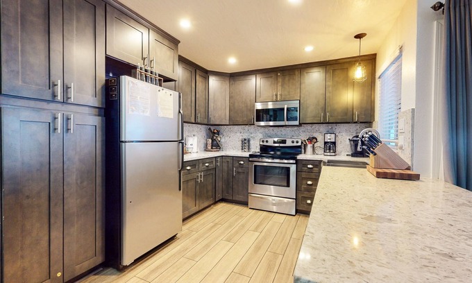 Mammoth Lakes Condo | Mammoth Estates Condo - Free Parking & Pet Friendly