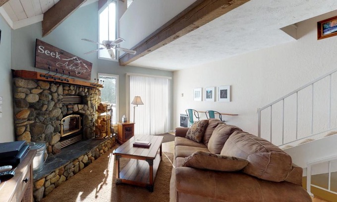 Mammoth Lakes Apartment | Mammoth View Villas 21