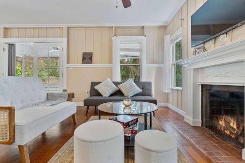 Southwest Coconut Grove House | Mango Grove- Charming Cottage in the Grove