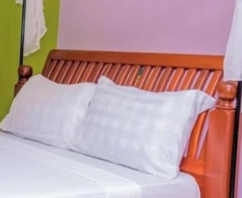 Boma la Ngombe Cabin | Mango Lodge
