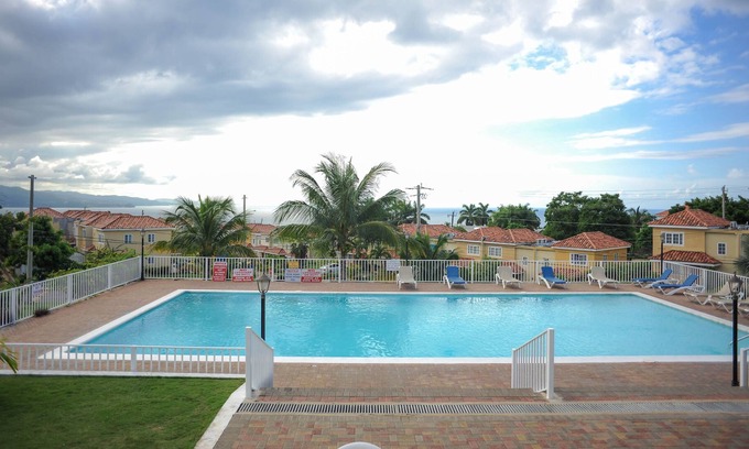 Mango Walk Apartment | Mango Walk Country Club @ Mango Walk