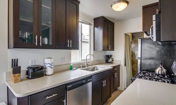 Central Mission Beach Condo | Manhattan Shores 1B