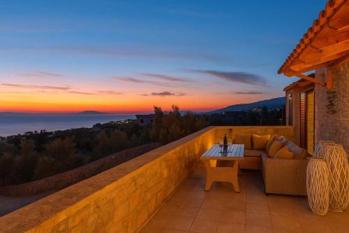 Lefktron Apartment | Mani Panoramic Seaviews - Luxury Summer Haven