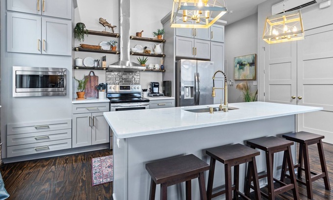 Washington Apartment | Manifest Loft 1- downtown historic Washington NC