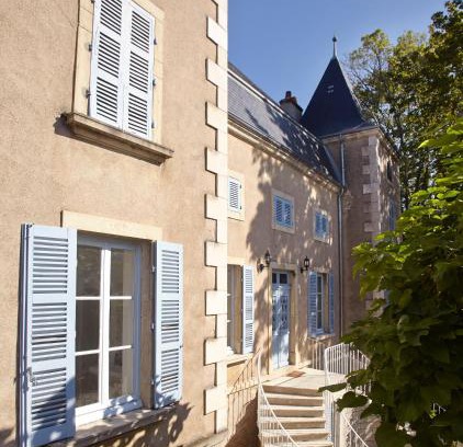 Rully House | Manoir de Puyval