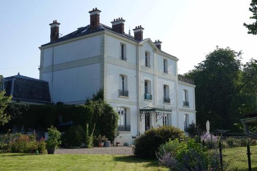 Villevaude Bed & Breakfast | Manoir Le Parc near Paris & Disneyland