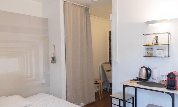 Sainte-Savine Apartment | MANON Studio avec PARKING à 10min du Centre