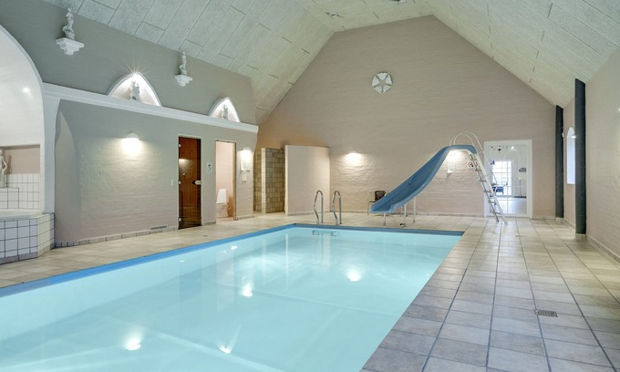 Spøttrup House | Manor house in a beautiful surrounding. Swimming pool. 41,000 m2 lovely park.