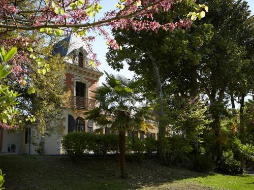 Mezin House | Manor House La Tour d'Armène