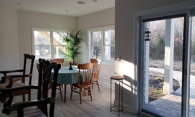 Franksville House | Manor on the Mile Two