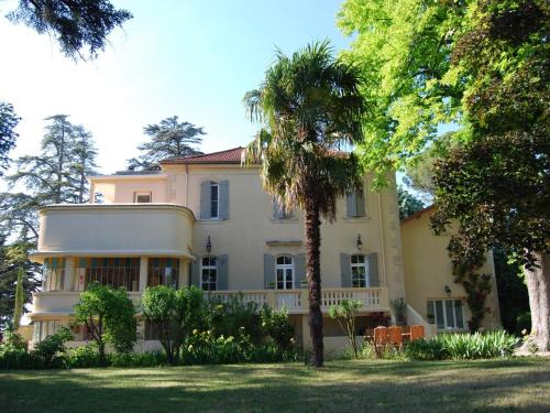 Valreas Villa | Mansion in Provence with Pool & Near Town