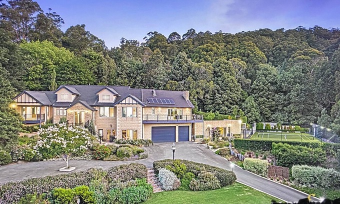 The Patch House | Mansion with views, pool, tennis court, bbq area and gardens near Sherbrooke