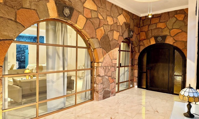 El Oro Hotel | Mansionality Loftd