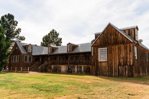 McIntosh Resort | Manzano Mountain Retreat