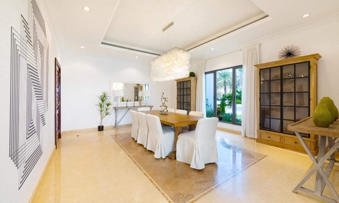 Palm Jumeirah Villa | Manzil-6BR Lux Villa with Pvt Pool