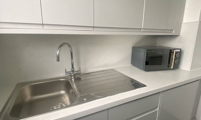 Woodside Apartment | Maple Lodge