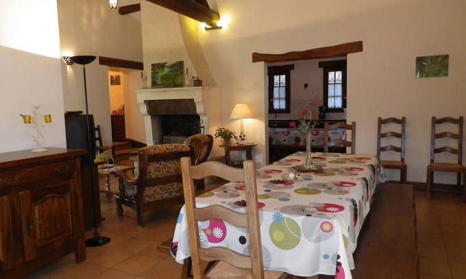 Saint-Pierre-le-Vieux House | Marais poitevin, large gite 11 pers, sem .,week-end. SEA, Puy du Fou 1h away