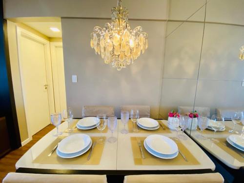 Caminho das Arvores Apartment | Maravilhoso! 2 suítes! Sua casa, no Salvador Prime! Wi-fi de 500 Mbps!