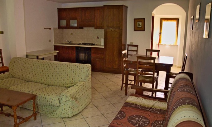 Monte Vidon Combatte Apartment | Marche holiday home