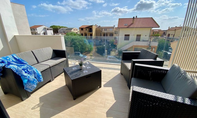 Torre Grande Apartment | Mare Dentro - Modern Apartment with Terrace for Families Near the Beach