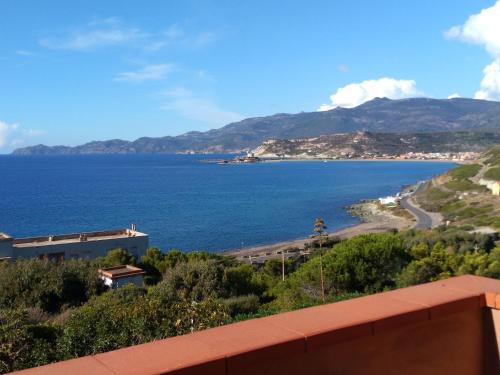 Magomadas Apartment | MAREVIGLIOSO Fronte Mare Sea Front