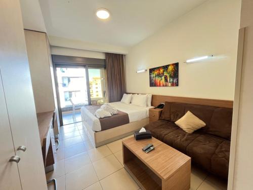 Jounieh Apartment | Maria s Single Room with Gym and Bar