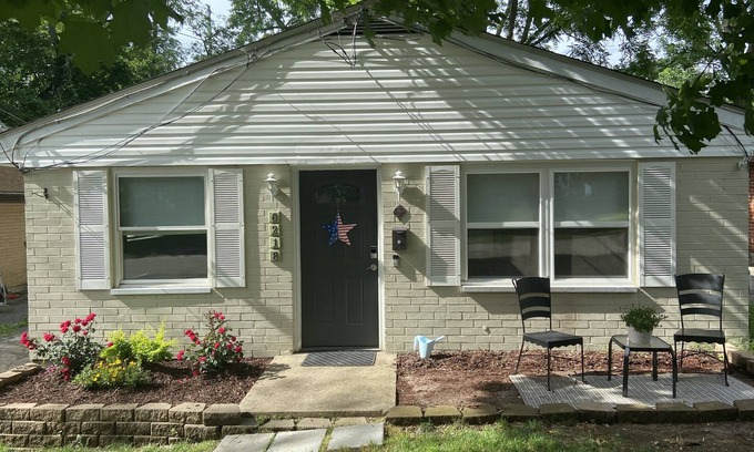 Fairfax House | Mariemont Bungalow - 1 block from Wasson bike/walk Trail