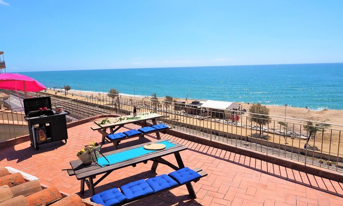 Masnou Apartment | MARILU SEAVIEW & BEACH - apartment, 5 bedrooms, 2 bathrooms, sun terrace