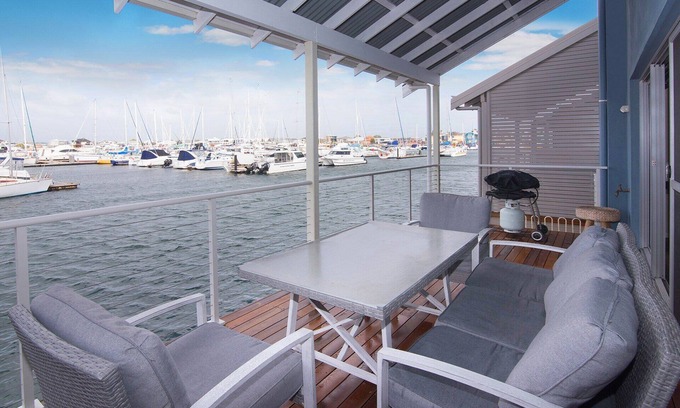 Geographe House | Marina Edge- WIFI, Kayaks, Bikes x2, BBQ