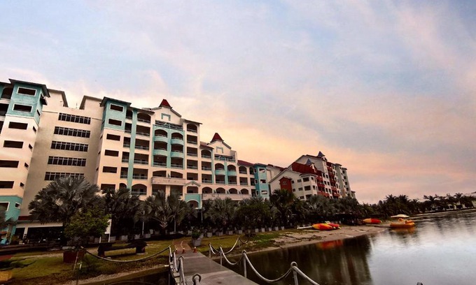 Lumut Apartment | Marina Island Lumut HomeHotel