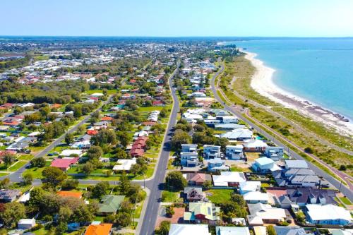 Geographe House | Marine Holiday Home - Geographe