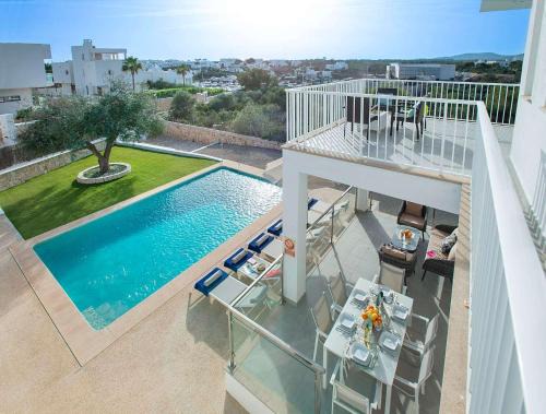 Cala d'Or Villa | Marinella Blanca by Vintage Travel