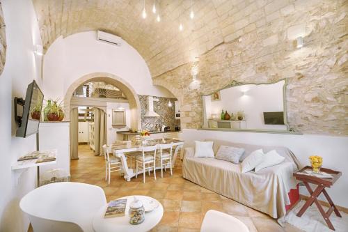 Ragusa House | Mario Leggio 83, gocce di Sicilia