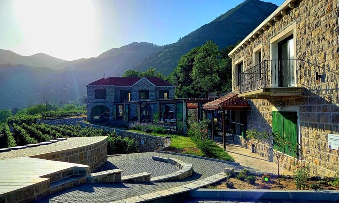 Donje Polje Hotel | Markovic Winery and Estate apartments
