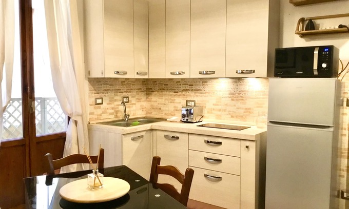 Sant' Ambrogio Apartment | Martiri del Popolo Apartment