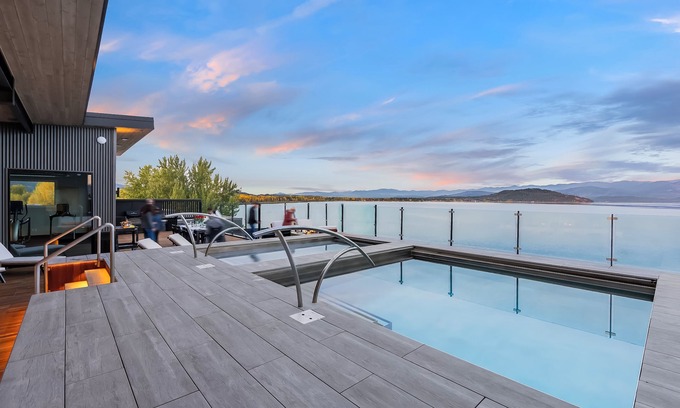 Sandpoint Condo | Marvelous Modern Luxury Suite Boat Slip Downtown