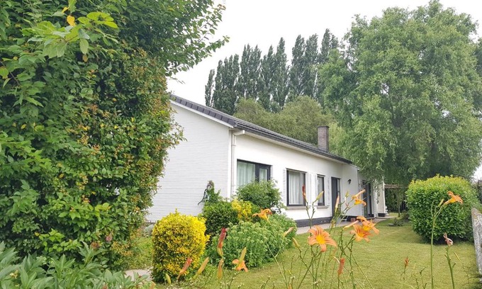 Templeuve Bed & Breakfast | Mary's Poppies - Bed & Breakfast