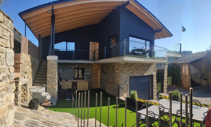 Montferrer I Castellbo House | Mas d'en Roqueta CASA