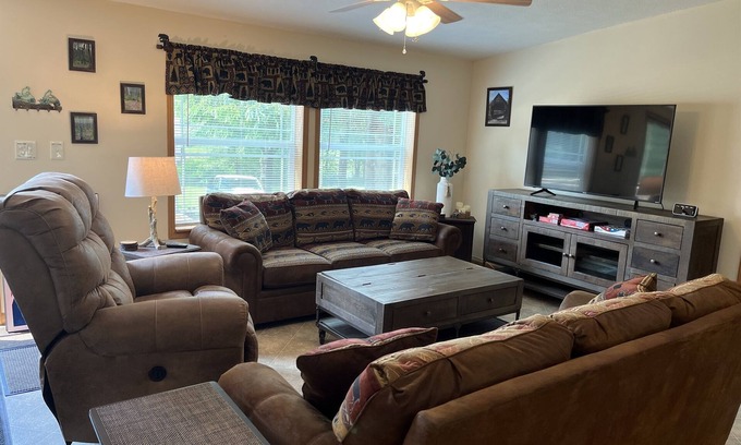 Laurens House | Matt's House - quiet country home, 3 bdrm, near ASV