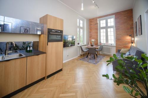Old Town Apartment | Maya's Flats & Resorts 64 - 3 Rooms Apartment On Chlebnicka Street Old Town Gdask